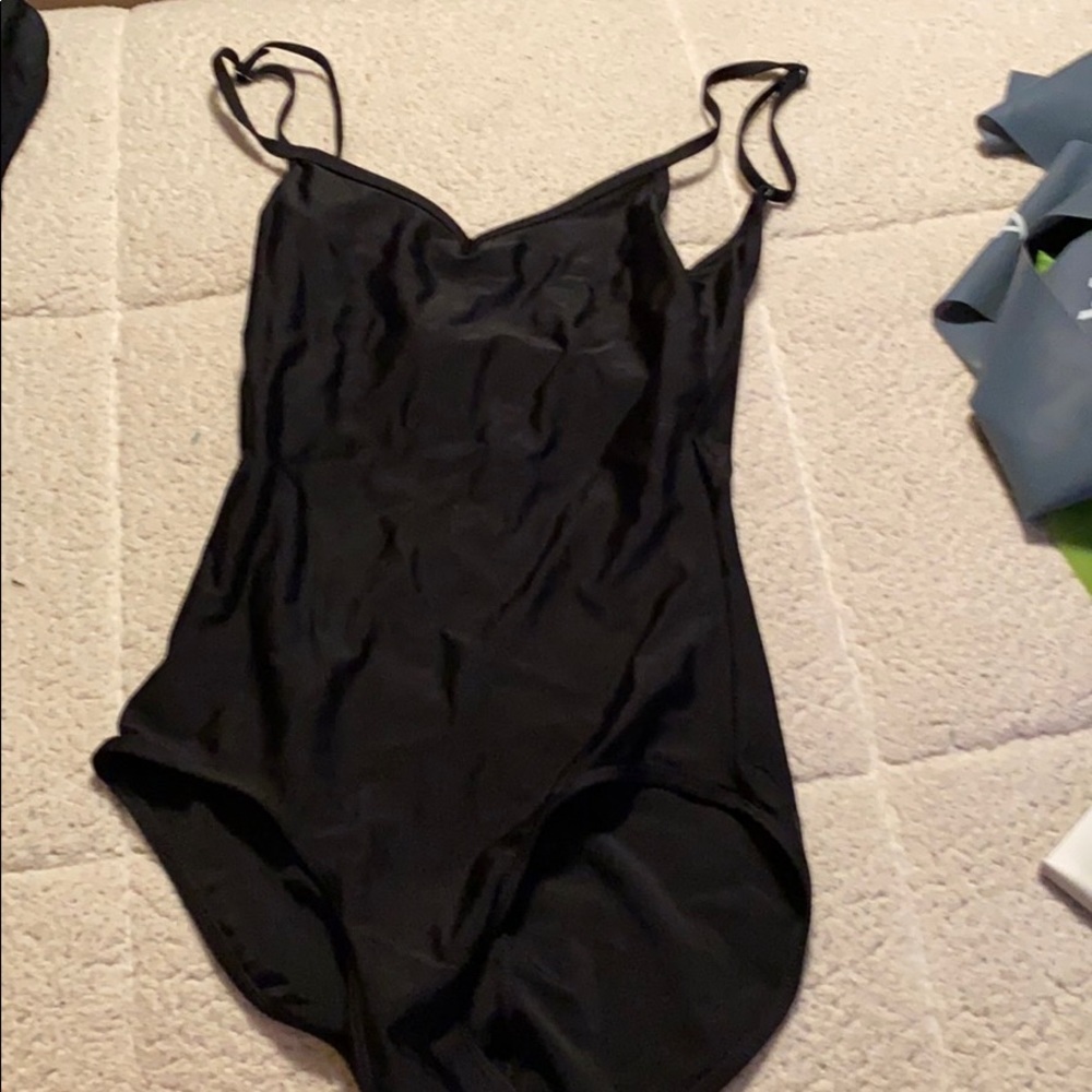 Classic black leo